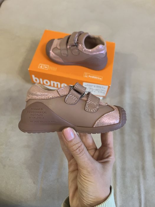 Маратонки Biomecanics, 20ти номер в розово