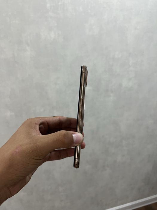 Продам iPhone XS 64 gigabyte