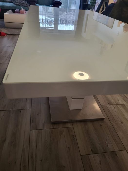 Masă de dining extensibilă, alb lucios, picior central