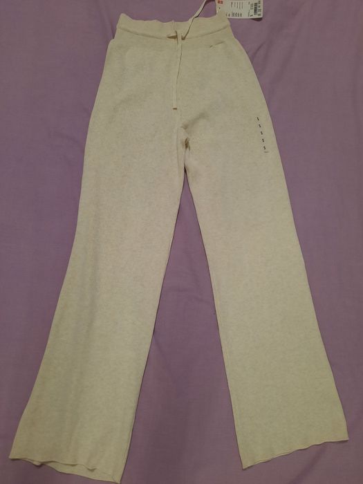 Брюки в рубчик от Uniqlo