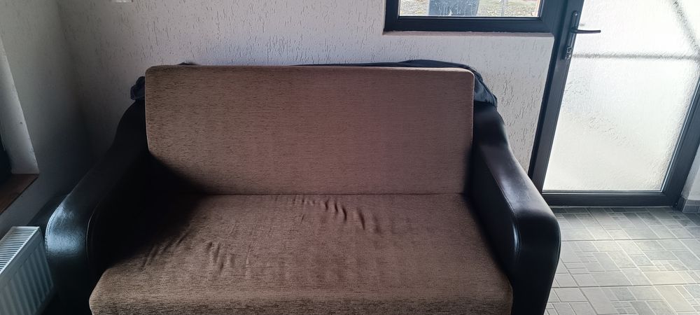 Vând urgent canapea extensibila
