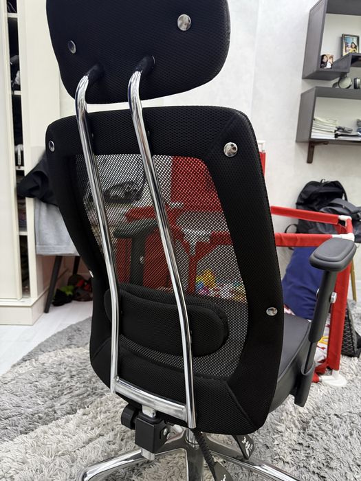 Кресло игровое/офисное б/у в отличном состоянии