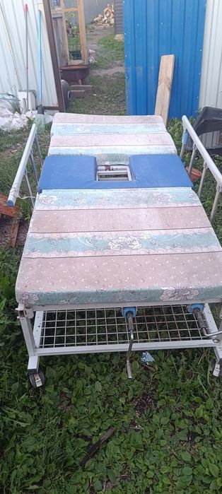 Кровать медицинская