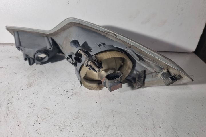 Proiector dreapta Citroen C5 a 2-a generatie