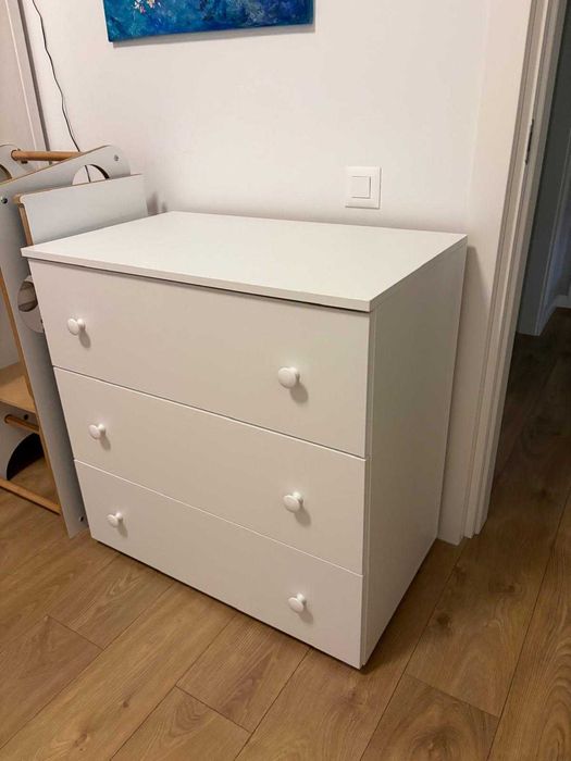 Vand comoda haine copii, alb, din lemn, 3 sertare