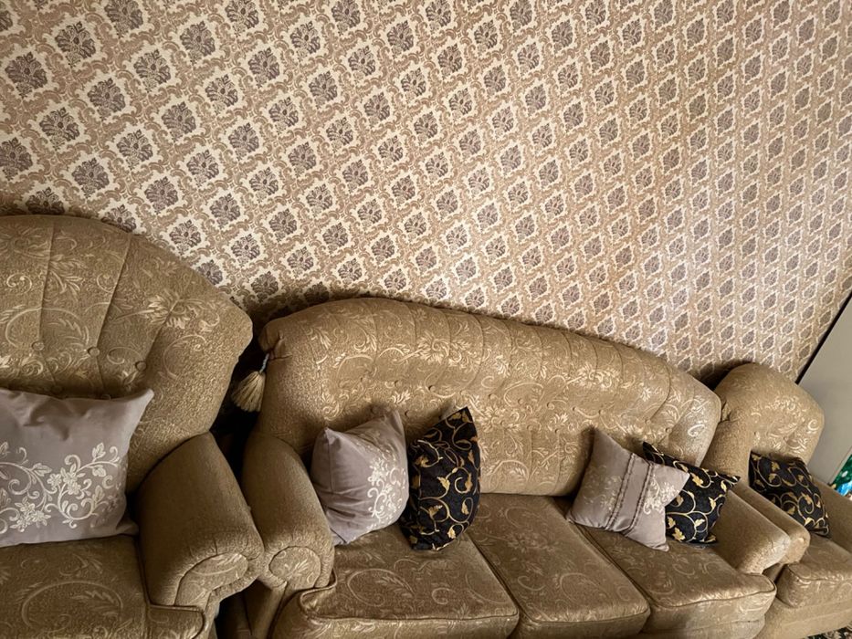 Диван и двух кресел для гостиной Мебель в хорошем состоянии и +подушки