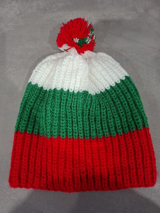Ръчно плетене шапка - трибагреник