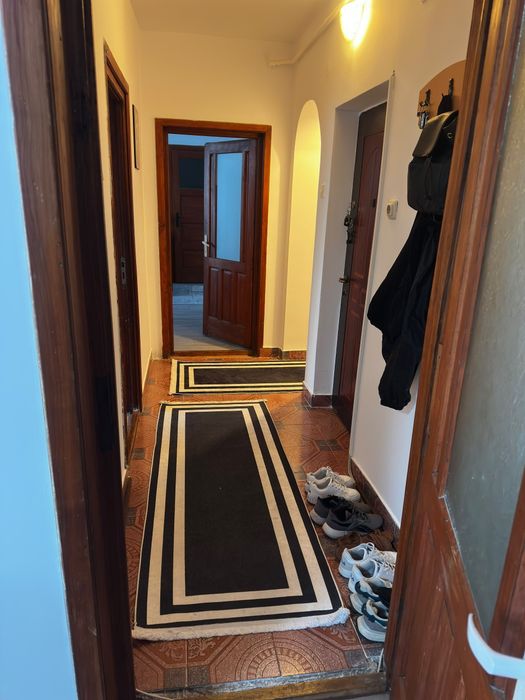 Închiriez apartament