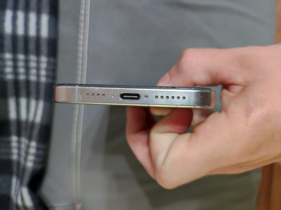 Обменяю iphone 15 pro max