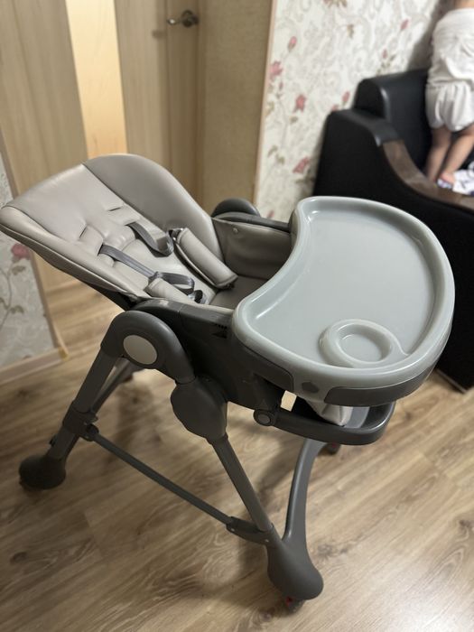 Стульчик для кормления ребенка