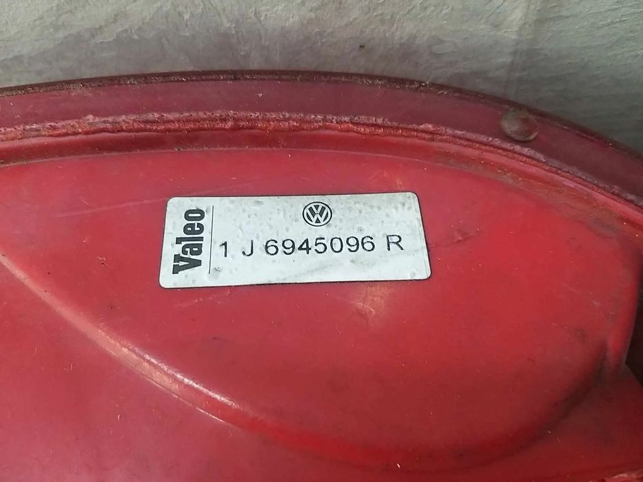 Stop tripla lampa dreapta vw golf 4 1j 1j6945096r