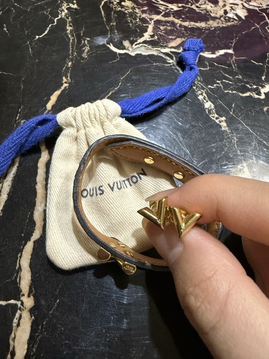 Продам браслет и серьги от Louis Vuitton