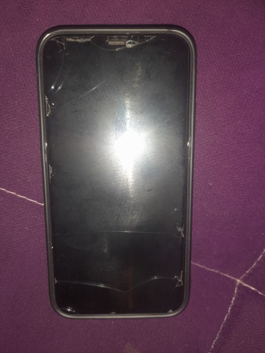 Iphone 11 в хорошем состояний