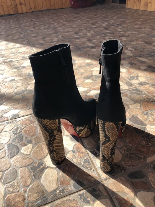 Vand botine cu toc nr 38