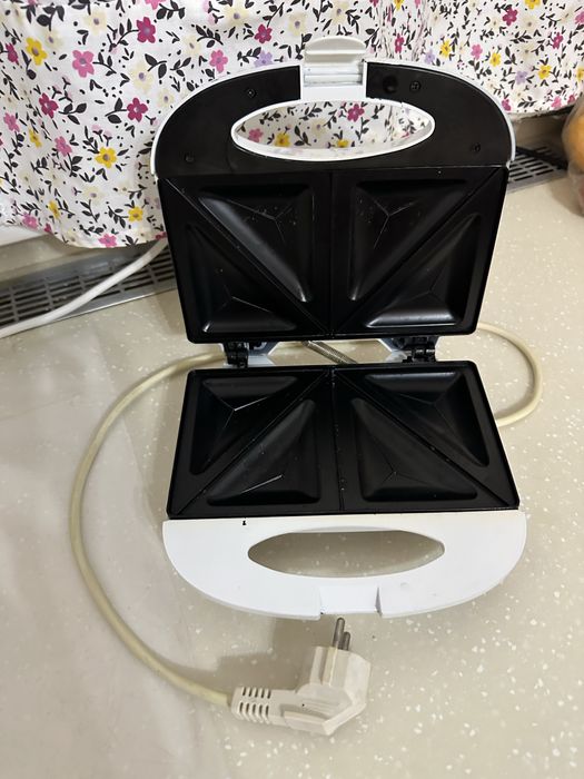 Сендвичница-тостерница