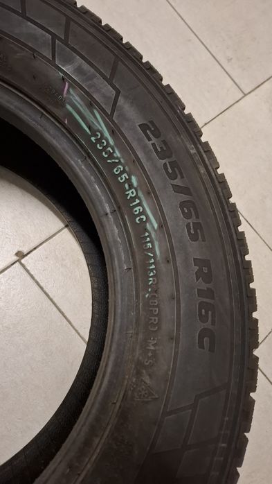 Зимна бусова гума  Pirelli 235 65 16C