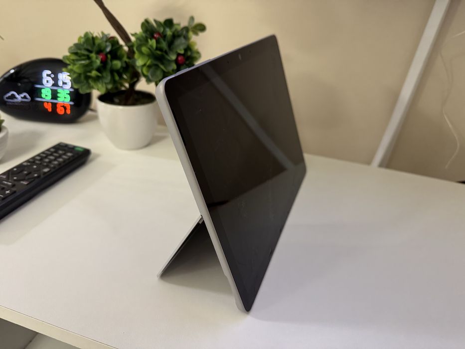 Microsoft Surface Go 3 64GB, Windows 11 Home в режим S