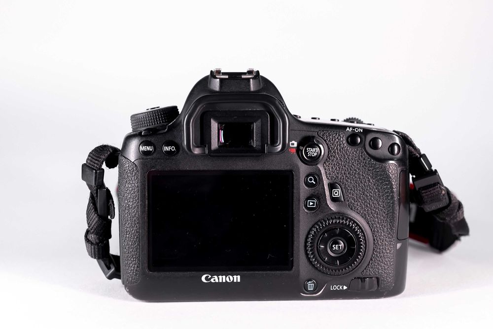Фотоаппарат Canon 6D body