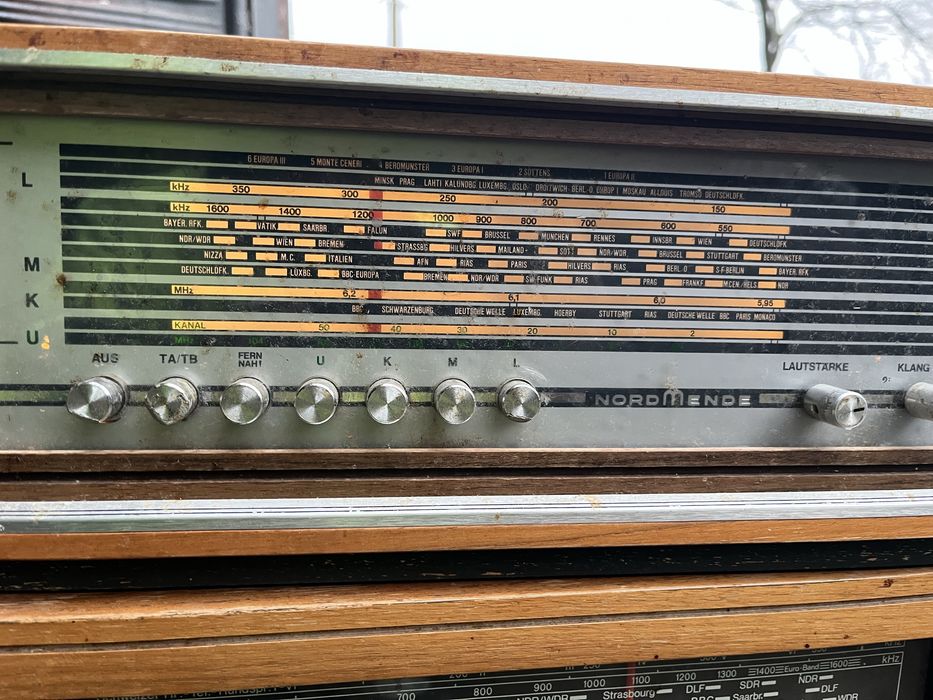Ретро работещо Немско радио !