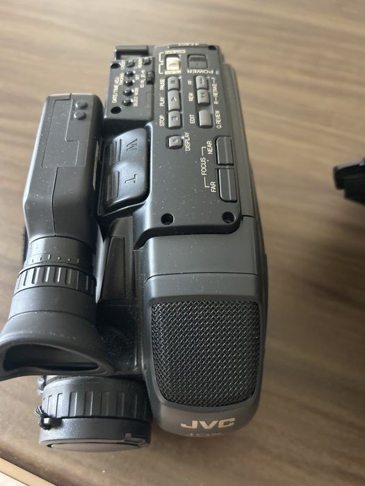 Продам видеокамеру jvc videomovie