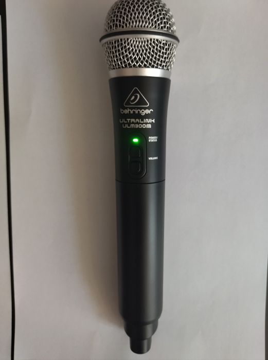 Boxă activă wireless ca nouă, cu microfon si stativ.