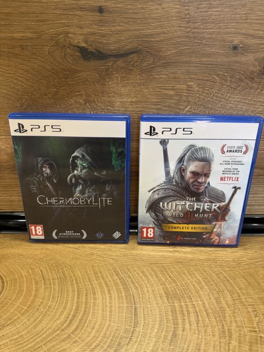 Стойка за джойстик и игри PS5