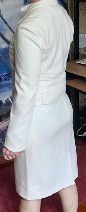 Костюм женский,  классический.