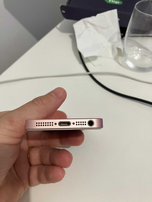 Apple iPhone SE, Rose Gold, 16 GB