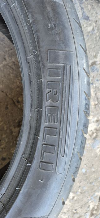 2 anvelope vara Pirelli 265/40/19.Pretul este pe bucata.