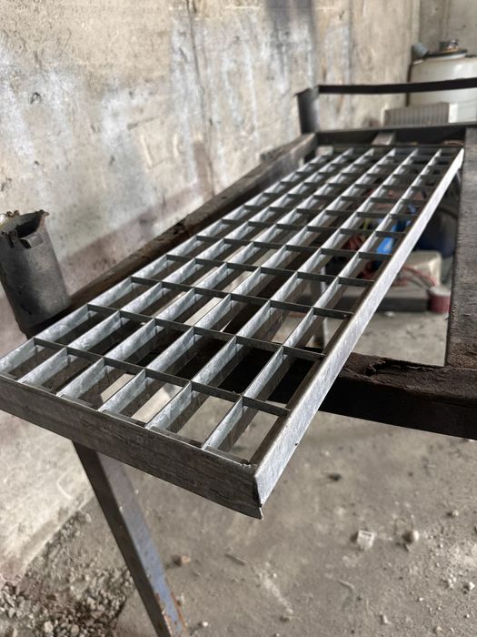 Trepte zincate 110/22