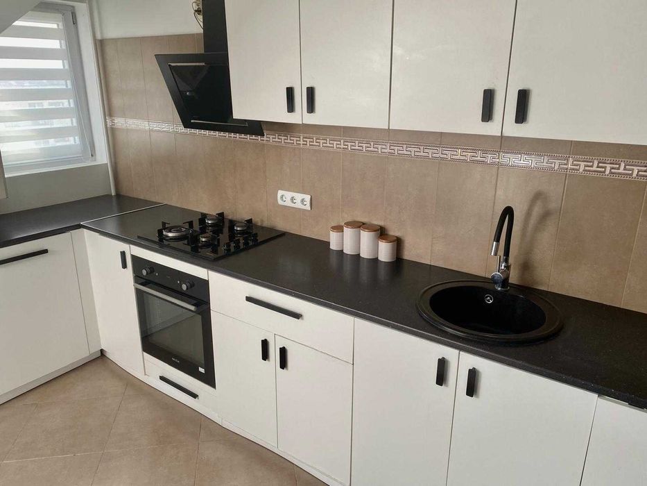 Apartament 3 camere premium 100 mp utili zona Hereditas