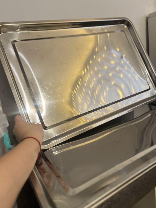 Подносы, контейнеры 13 шт