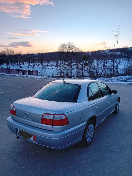 Opel Omega 2.2 144