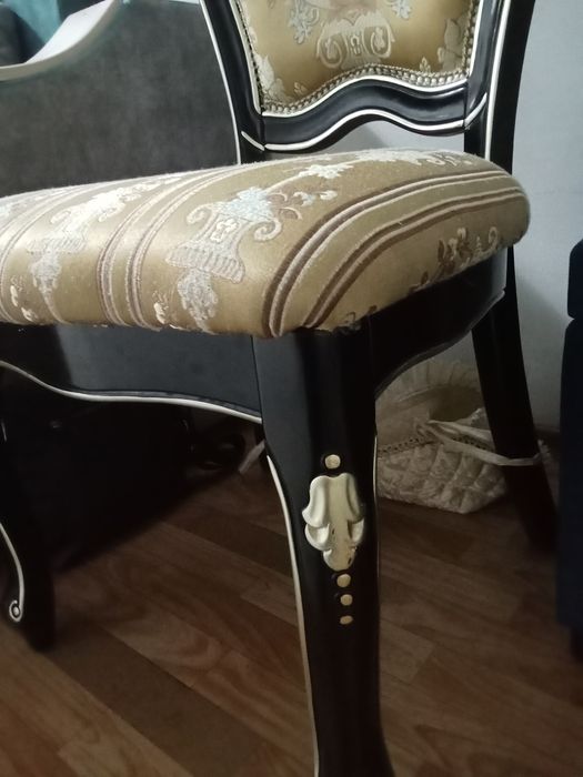 Продам добротные качественные стулья