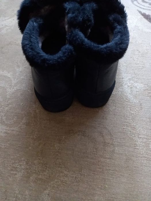 Продам кожаные ботинки автоледи