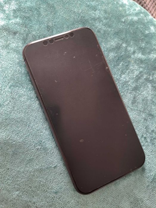 iPhone 11 продаю