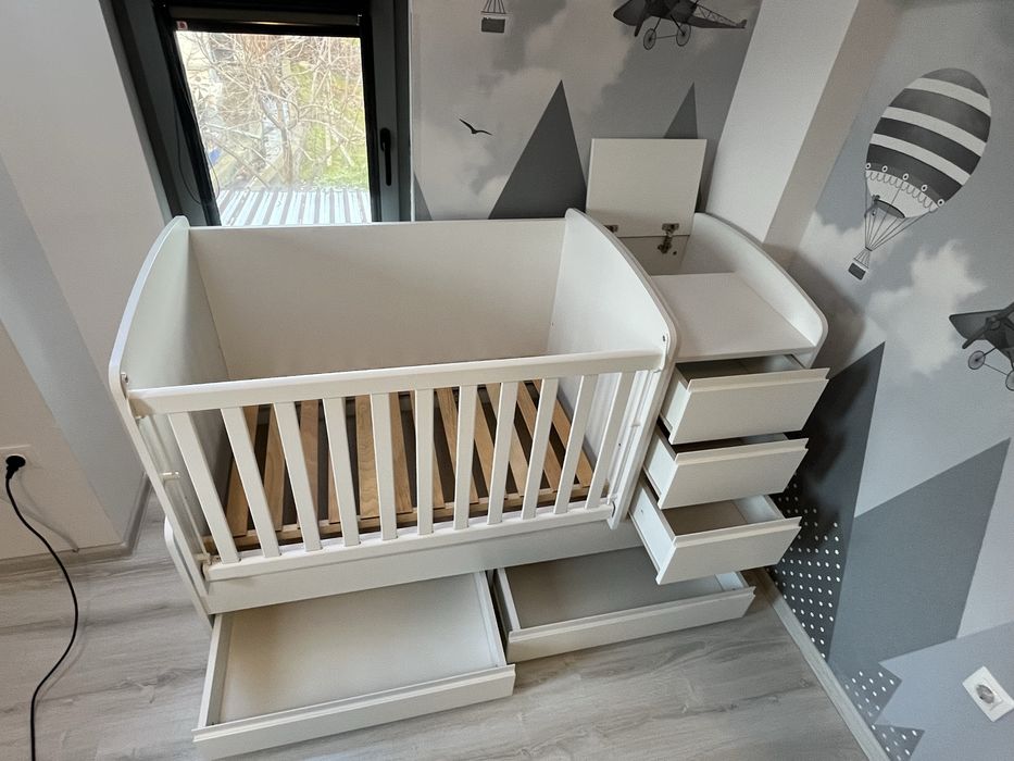 Люлеещо детско легло с чекмеджета и матрак