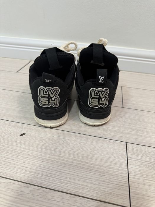 lv skate all black