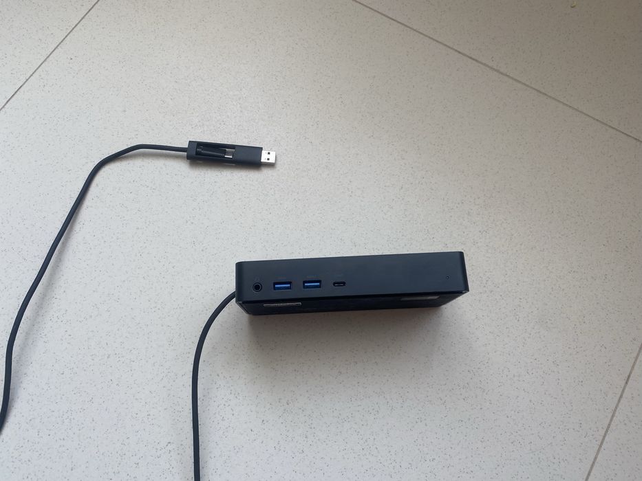 Докинг станция  Dell D6000 със захранване