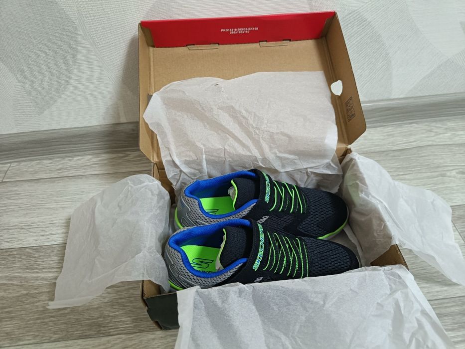 Продам кроссовки Skechers на мальчика