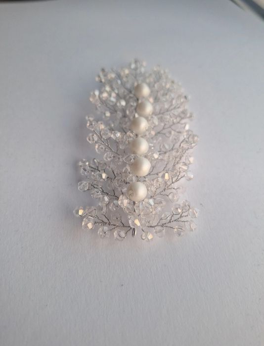 Diadema mireasa, accesoriu par