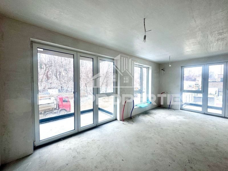 4-стаен в София-Красно Село площ 160