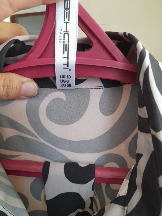 Продам платья 2 шт