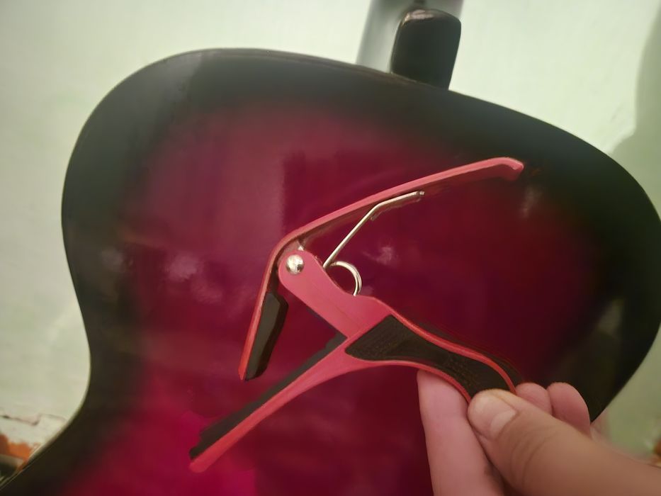 Гитара сатылады.