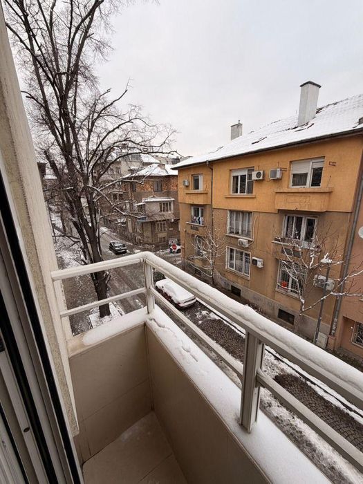 Дава се под наем Тристаен апартамент в София, Център - 70 кв.м за 946.56 € - Снимка #9