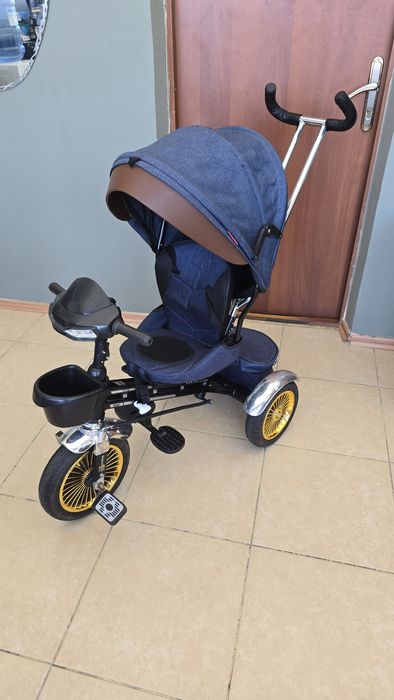 Трехколесный велосипед