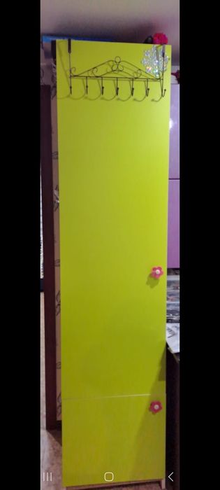 Продам детский гарнитур.кровать комод..