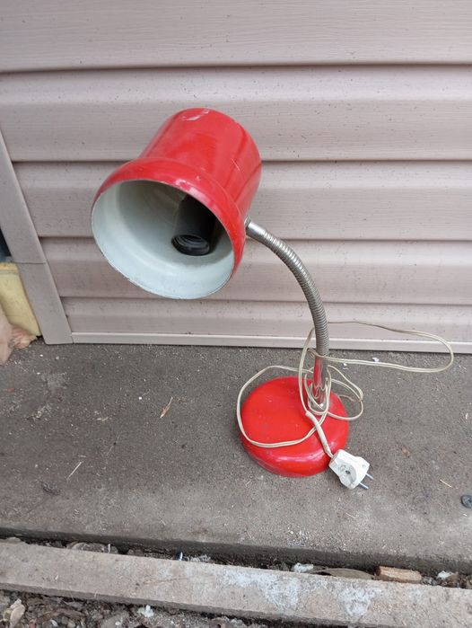 Светильник настольный