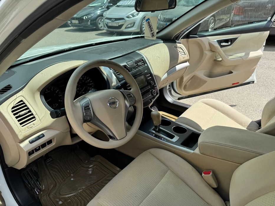Nissan Altima 2015 - €4150
