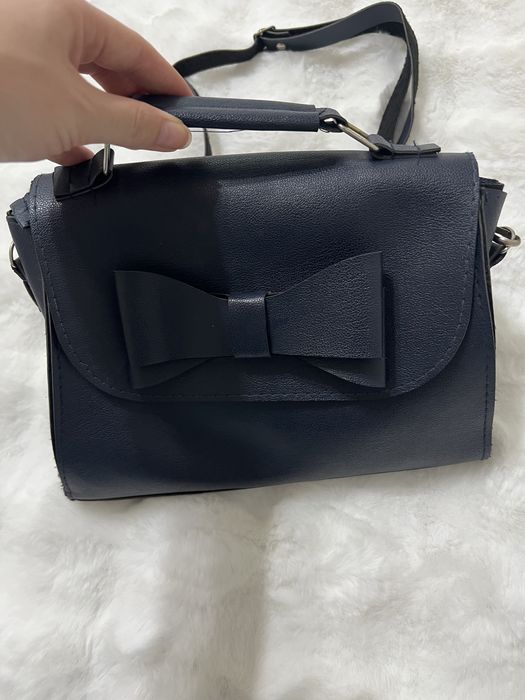 Дамска черна чанта